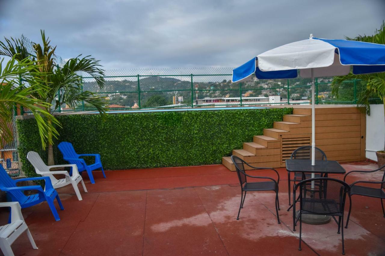Hotel Gaby Inn Zihuatanejo Exterior photo